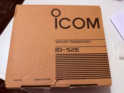 ICOM ID-52E