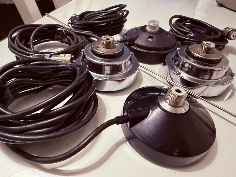 Conjunto de 4 bases magnéticas con salida PL con coaxial Rg58.