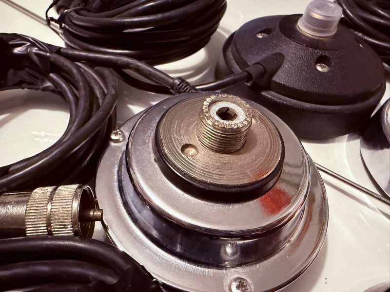 Conjunto de 4 bases magnéticas con salida PL con coaxial Rg58.