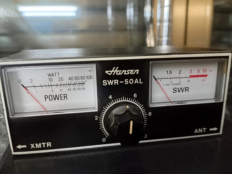 Medidor de potencia/estacionarias 3,5 a 150 MHz