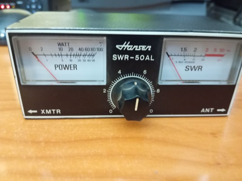 Medidor de potencia/estacionarias 3,5 a 150 MHz