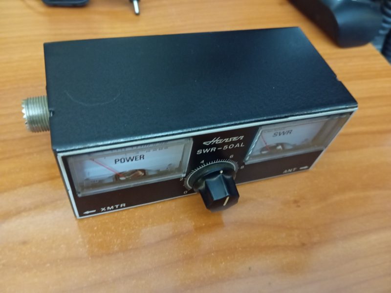 Medidor de potencia/estacionarias 3,5 a 150 MHz