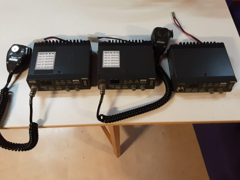 LOTE 3 emisoras juntas UHF