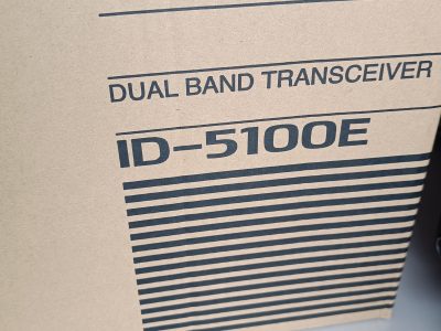 Bibanda Icom IC-5100E +MBF-4 + MBA-2 En su caja original