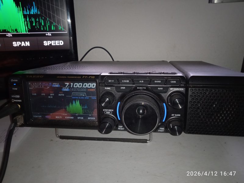 Vendo ft 710 aess