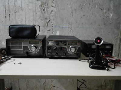 DRAKE TR-4 v VR-4