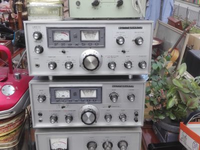 Línea completa Sommerkamp compuesta de receptor FR DX 500, transmisor FL DX 500 Y amplificador lineal FL DX 2000.