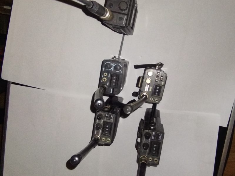 Lote de 4 walkies VHF RULETAS, + 1 WALKIE CB