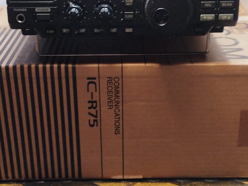 RECEPTOR ICOM IC R75