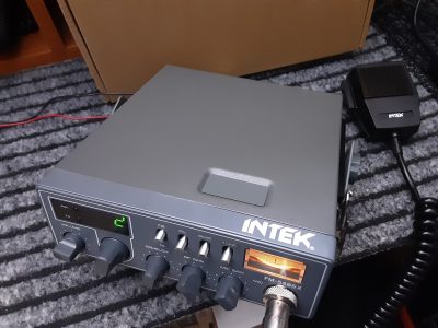 EMISORA CB INTEK FM-548SX Muy NUEVA,,,,